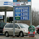 Illustration for article titled Gas Prices Keep Tumbling Downward